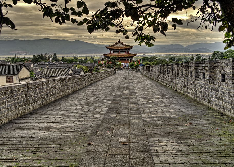 gray concrete pathway during daytime, architecture, built structure HD wallpaper