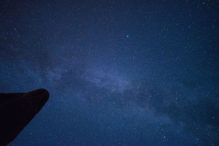 low angle photography of blue sky, star, dark, night, evening HD wallpaper