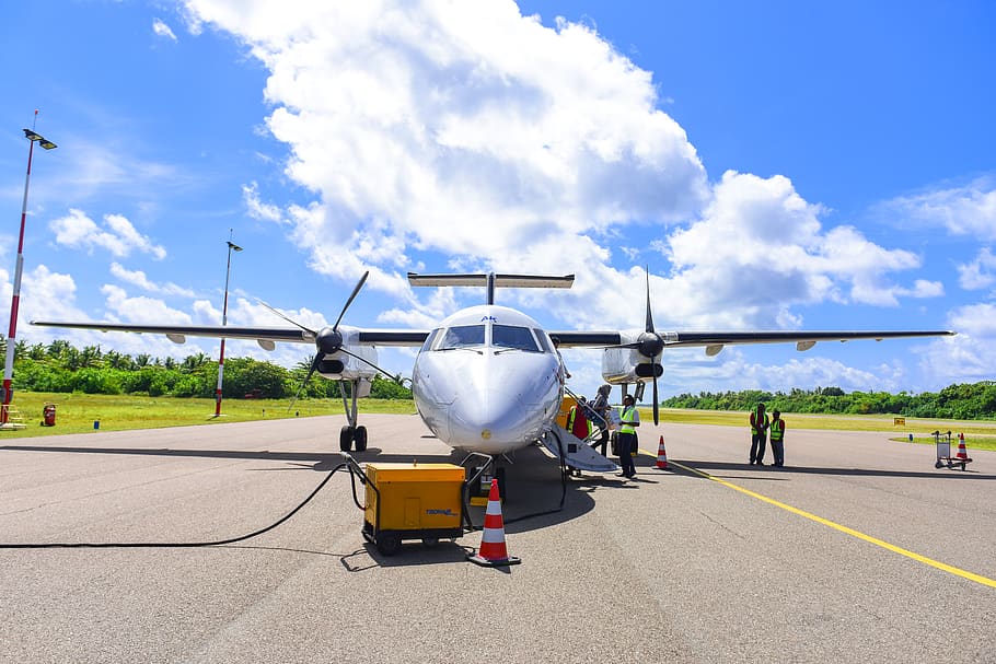 Grey Plane, aircraft, airplane, airport, aviation, clouds, daylight HD wallpaper