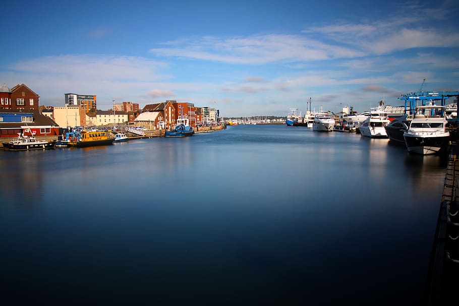 Harbour shipping. Poole, United Kingdom. Гавань и порт Манчестер. Poole Harbour.