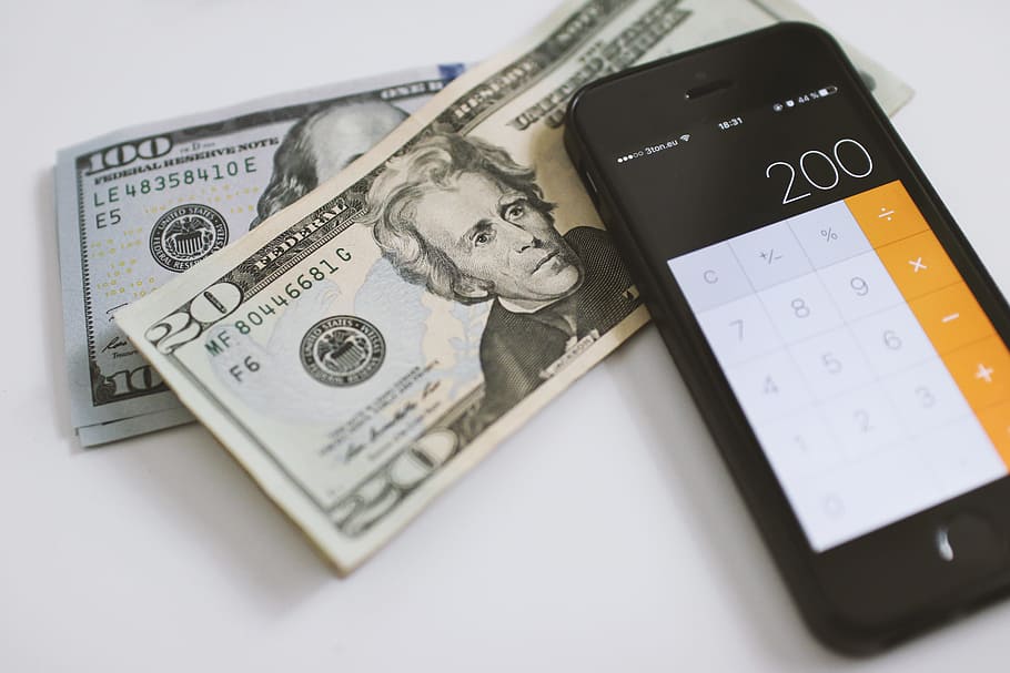 Counting Dollars on calculator on smartphone, finance, paper currency, HD wallpaper