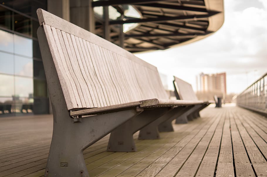 Close-up Photography of Beige Wooden Bench, city, perspective HD wallpaper
