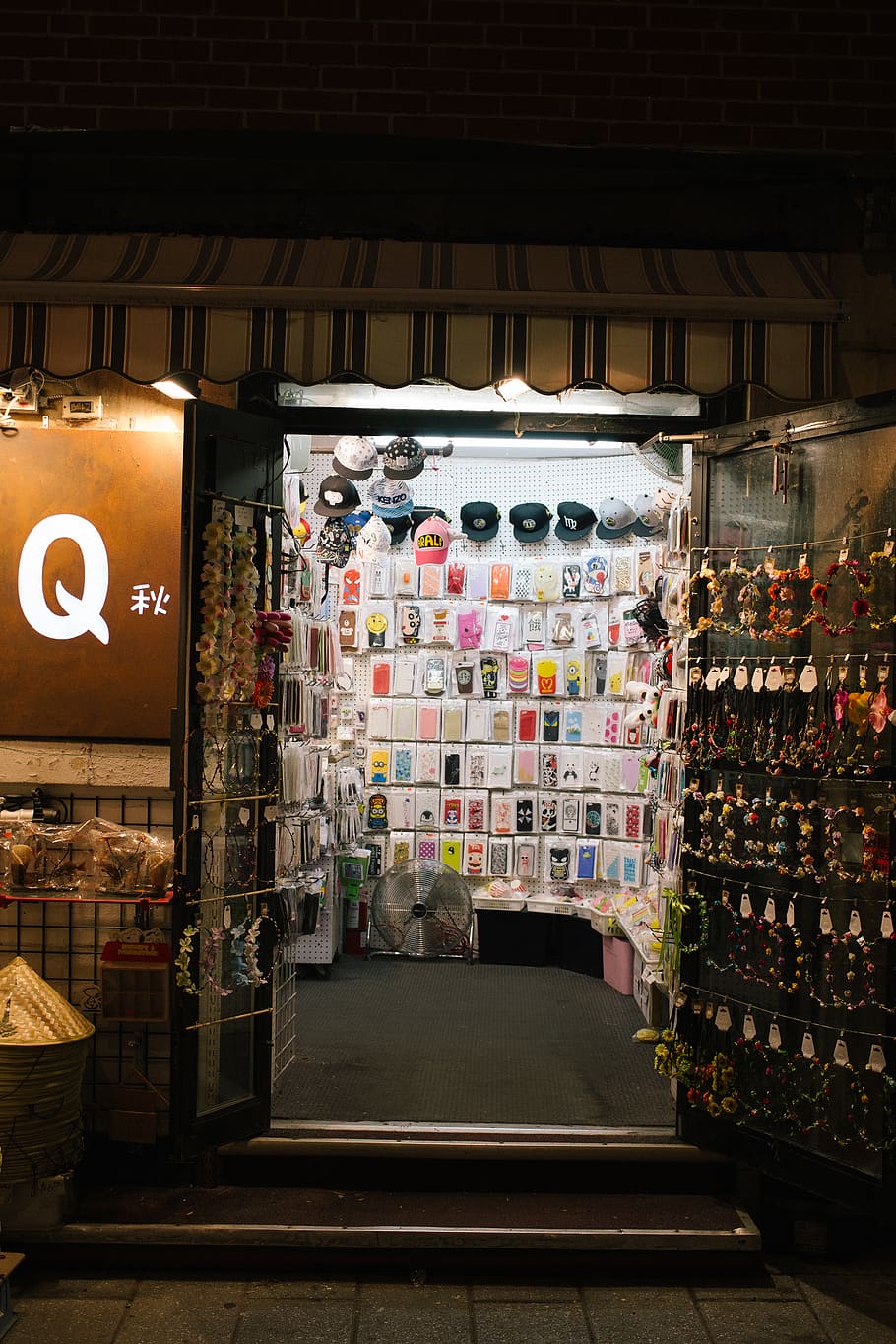 opened door store, shop, shelf, chinatown, montreal, doorway HD wallpaper