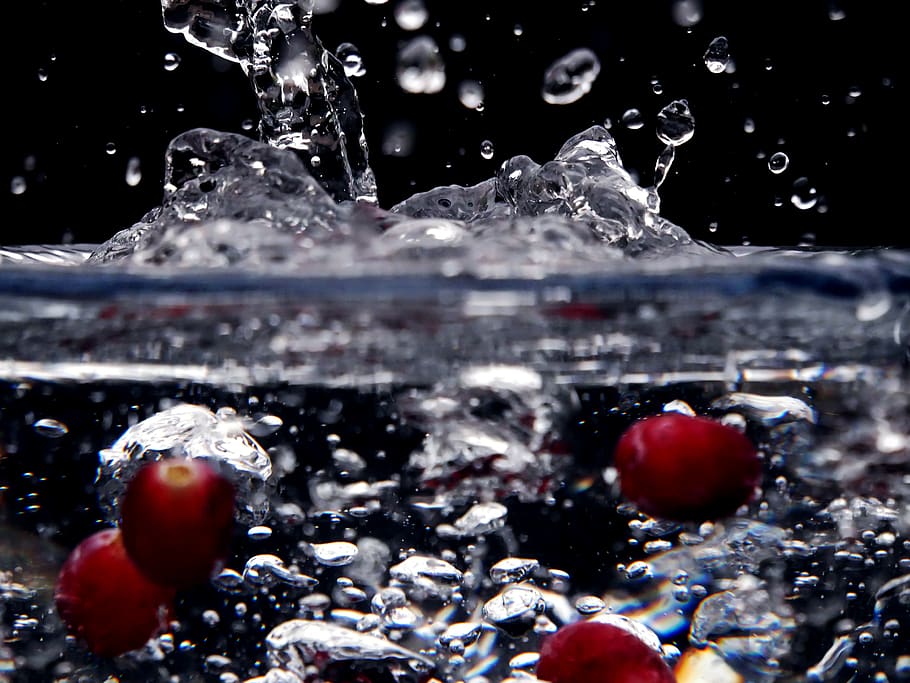 water, splash, contrast, grapes, fruit, vitality, fresh, cold HD wallpaper