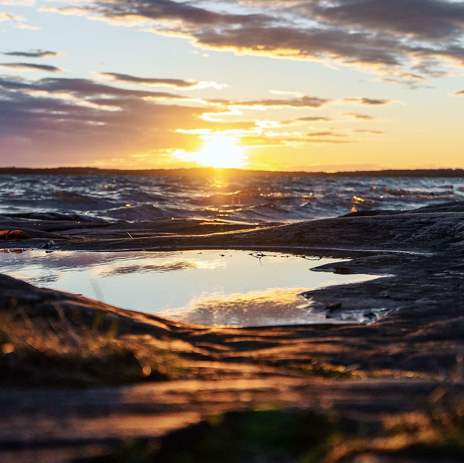gray mountain under sunset, water, sweden, nature, mariestad HD wallpaper