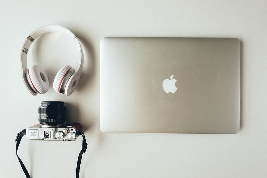 Silver Macbook Beside Headphones and Camera, apple, device, electronics HD wallpaper