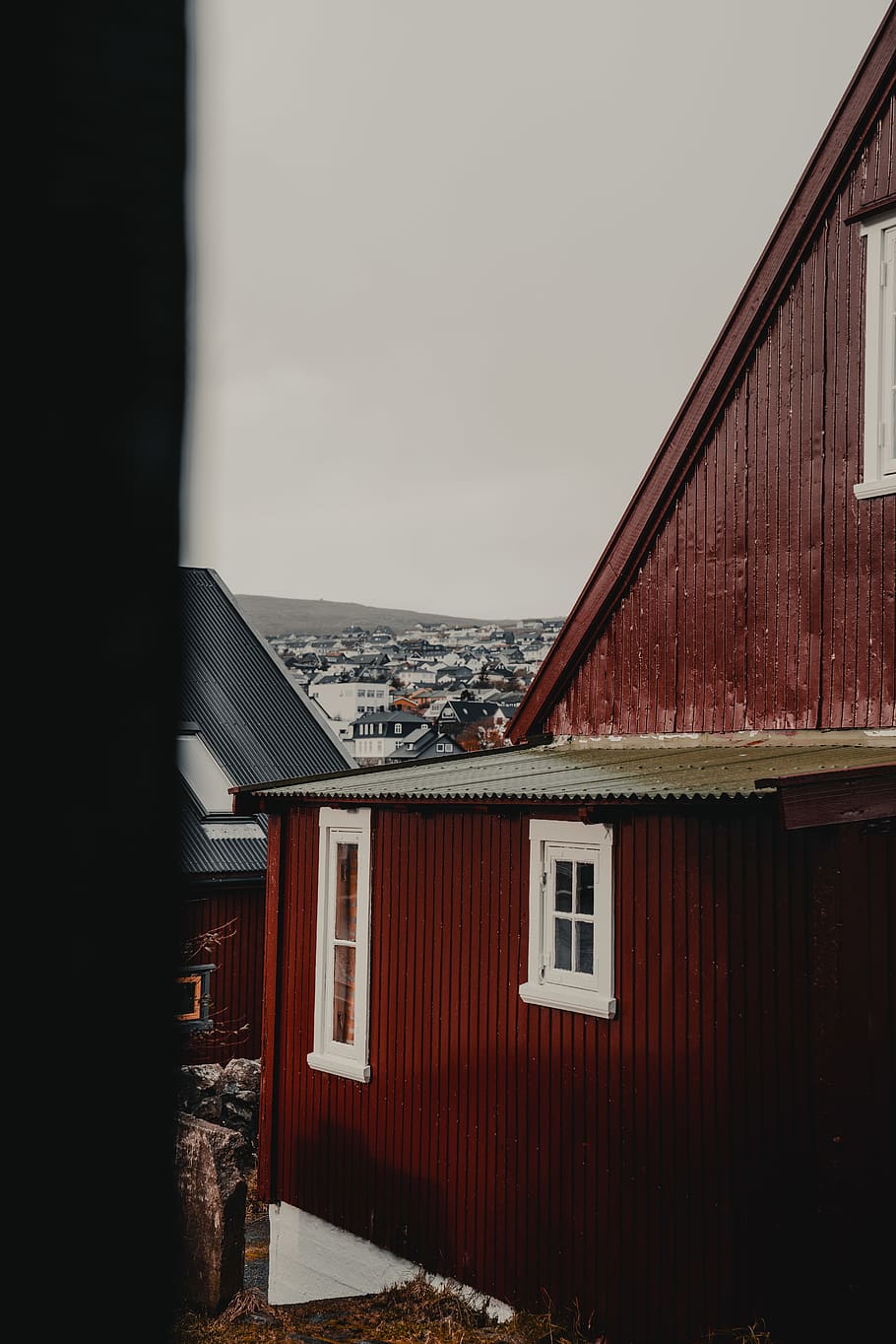 brown barn shed, roof, faroe islands, nature, tórshavn, outdoors HD wallpaper