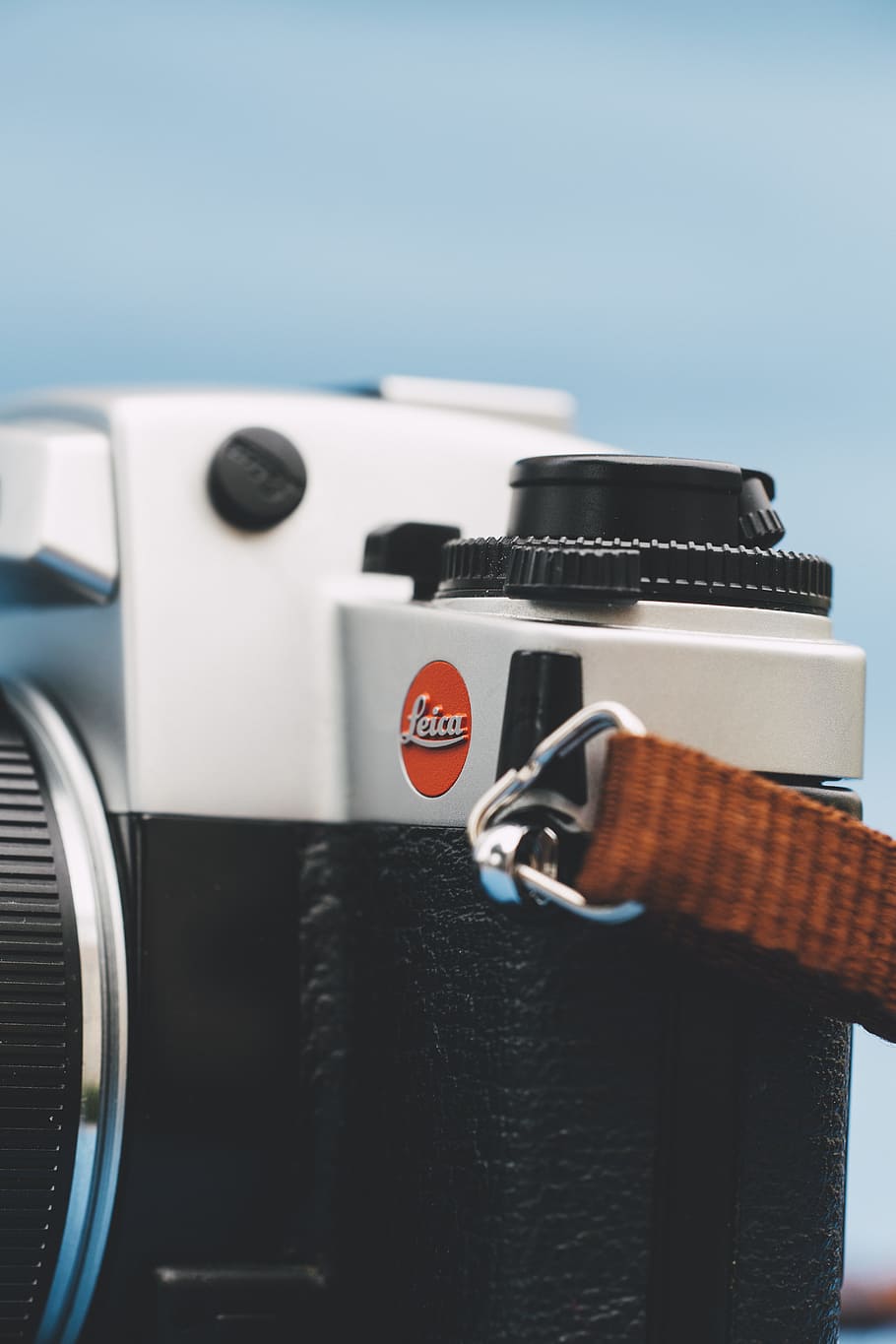 black and white camera, strap, leica, tech, technology, film camera HD wallpaper