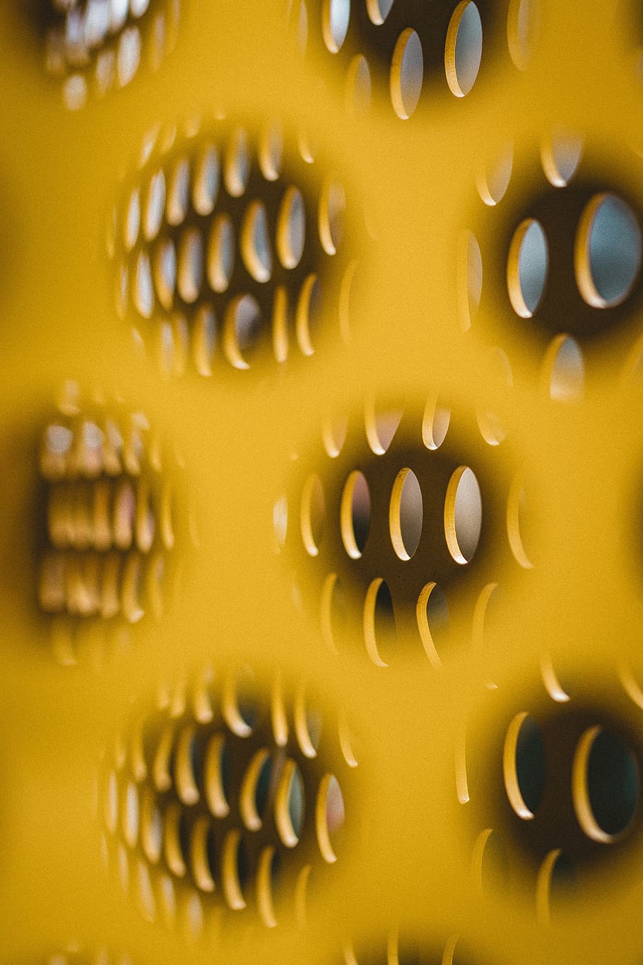 focus, yellow, metal, circles, machine, gear, texture, burner HD wallpaper