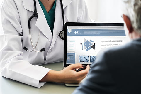 Doctor Pointing at Tablet Laptop, care, connection, device, diagnosis HD wallpaper