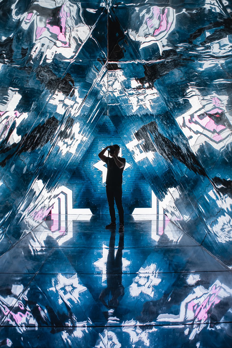 man standing inside mirror building, full length, one person HD wallpaper