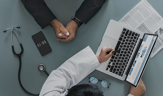 clinic, computer, connection, doctor, elderly, english, equipment HD wallpaper