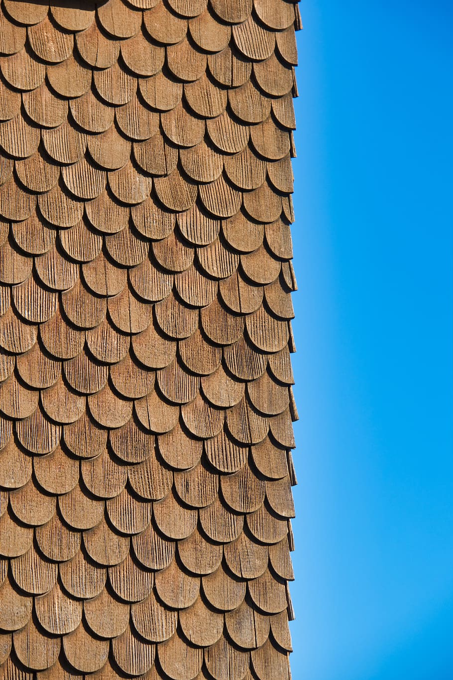 wood shingles, facade, facade cladding, sky, no people, blue HD wallpaper