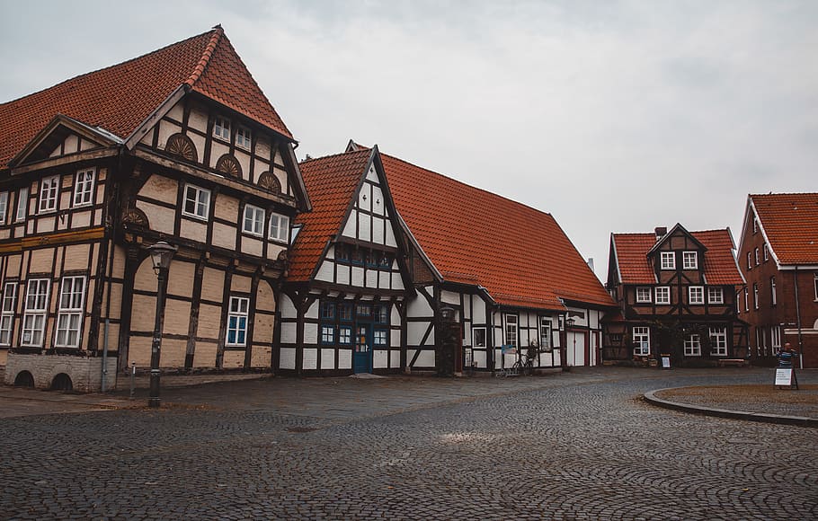 Brown and Red Buildings, architecture, bricks, facade, peaceful HD wallpaper
