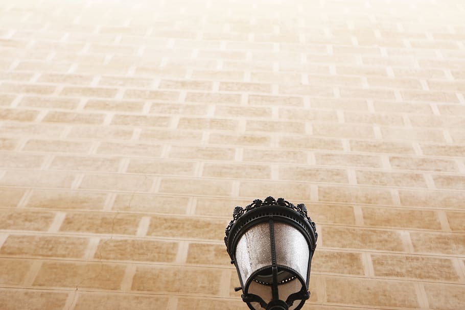 street lamp, light, wall, bricks, architecture, city, urban HD wallpaper