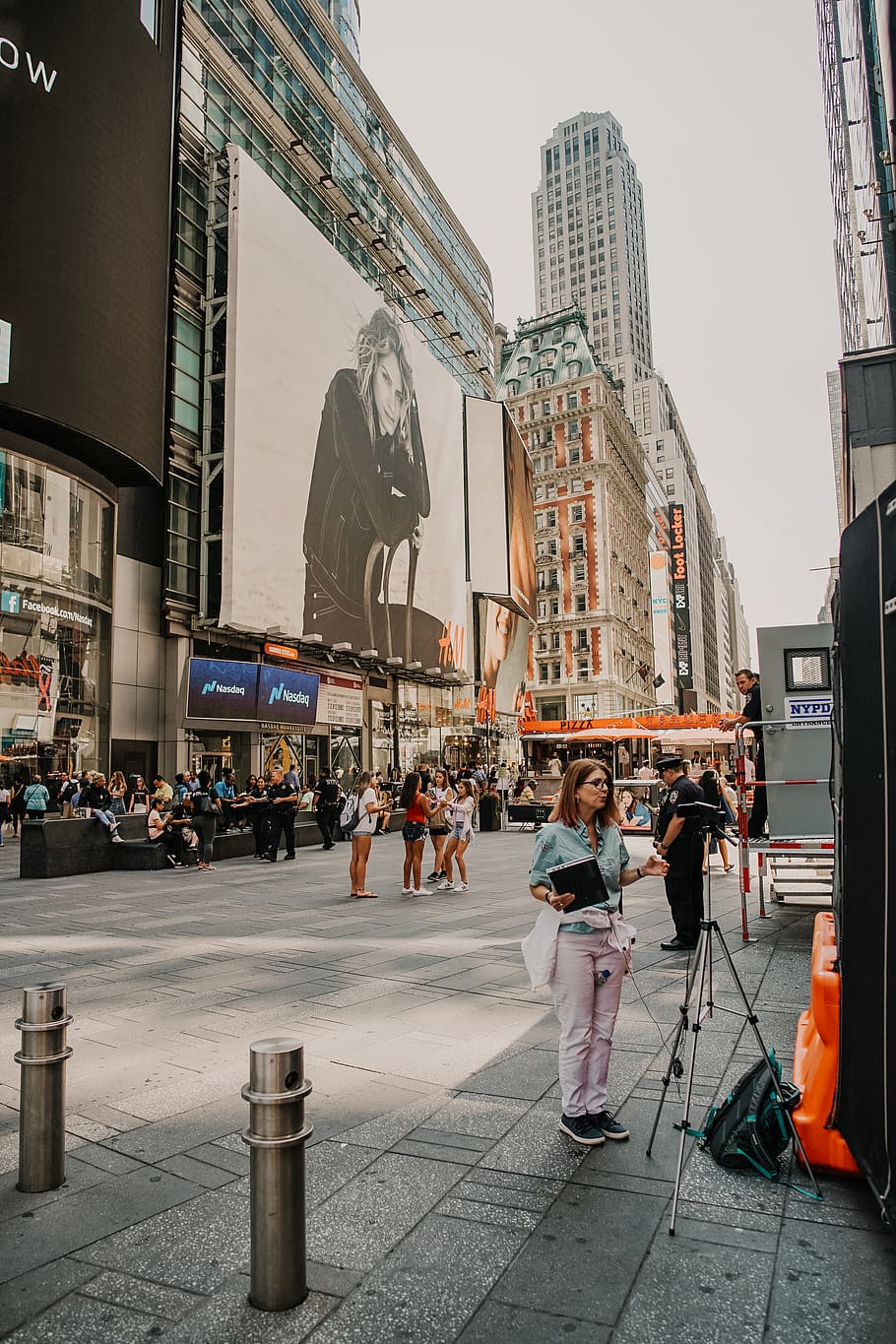 Online crop | HD wallpaper: person, human, downtown, urban, building ...