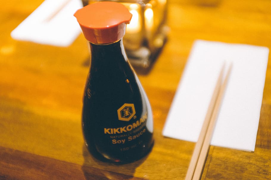Chopsticks and soy sauce, accessory, asian, backgrounds, brown HD wallpaper