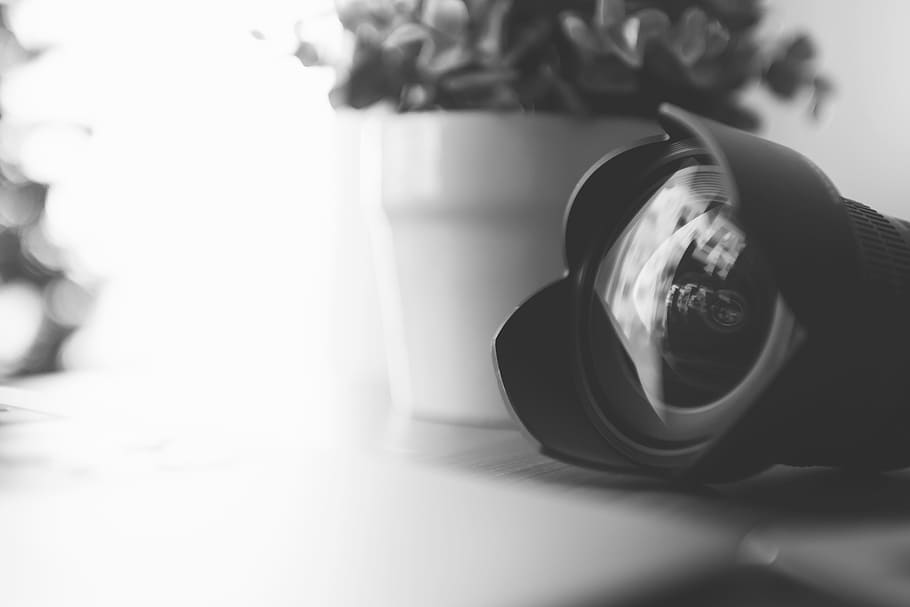 Black and White. Detail of lens with reflections in the glass HD wallpaper