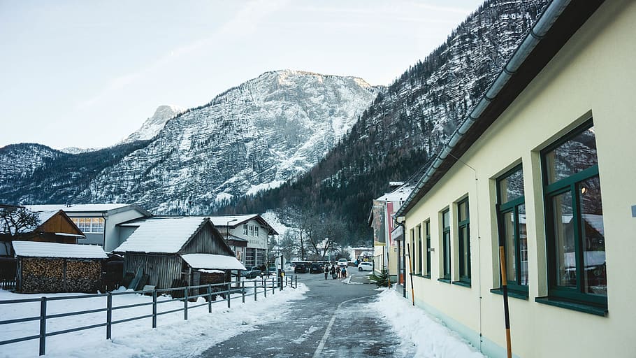 austria, hallstatt, mountain, road, winter, sky, houses, snow HD wallpaper