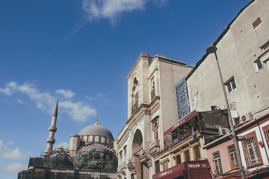 Gray and White Painted Mosque Senery, ancient, architecture, blue sky HD wallpaper