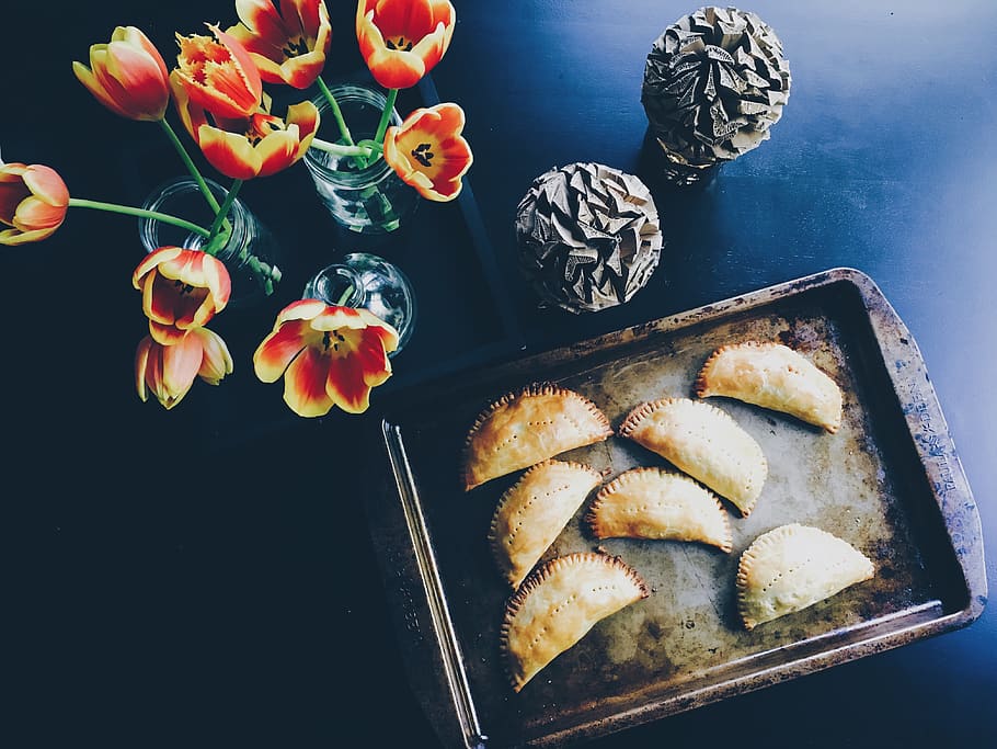 dark, table, food, tray, pie, glass, jar, flower, vase, yellow HD wallpaper