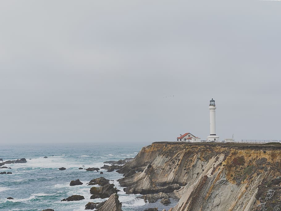 lighthouse on cliff, coast, sea, ocean, nature, beacon, outdoors HD wallpaper