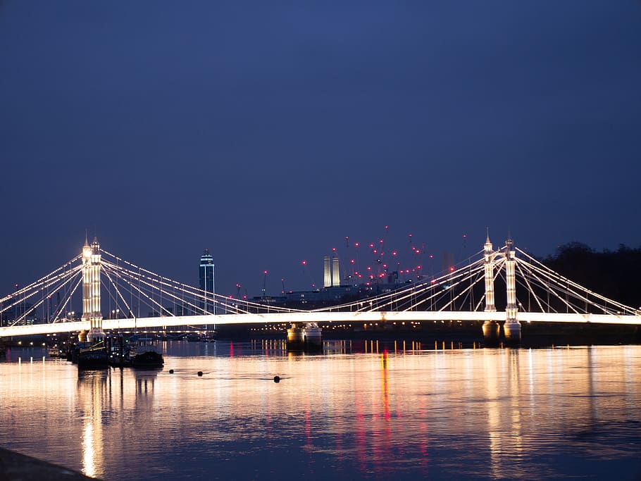 London river pov. Мост Баттерси в Лондоне. Battersea Bridge.