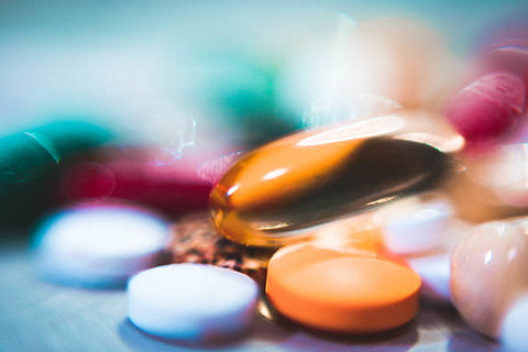 pill, medication, capsule, heart, vitamins, health, macro, antidepressants HD wallpaper