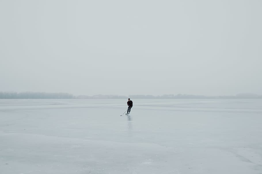 person in sea, human, nature, outdoors, grey, winter, ice skating, HD wallpaper