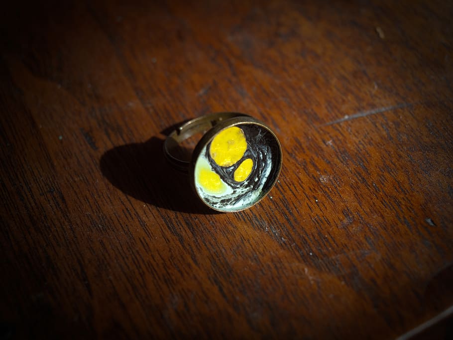 ring, homemade, paint, wood - material, table, high angle view HD wallpaper