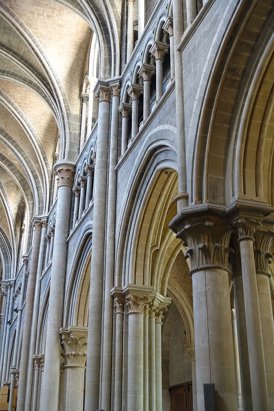 columns, cathedral, arches, gothic, sacred, religion, historic HD wallpaper