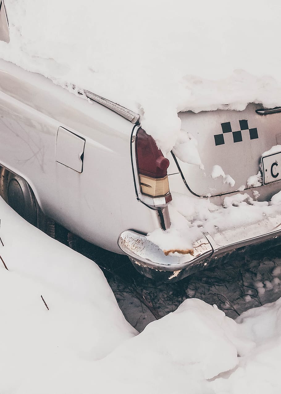 White Car Covered With Snow, automobile, bumper, cold, daylight HD wallpaper