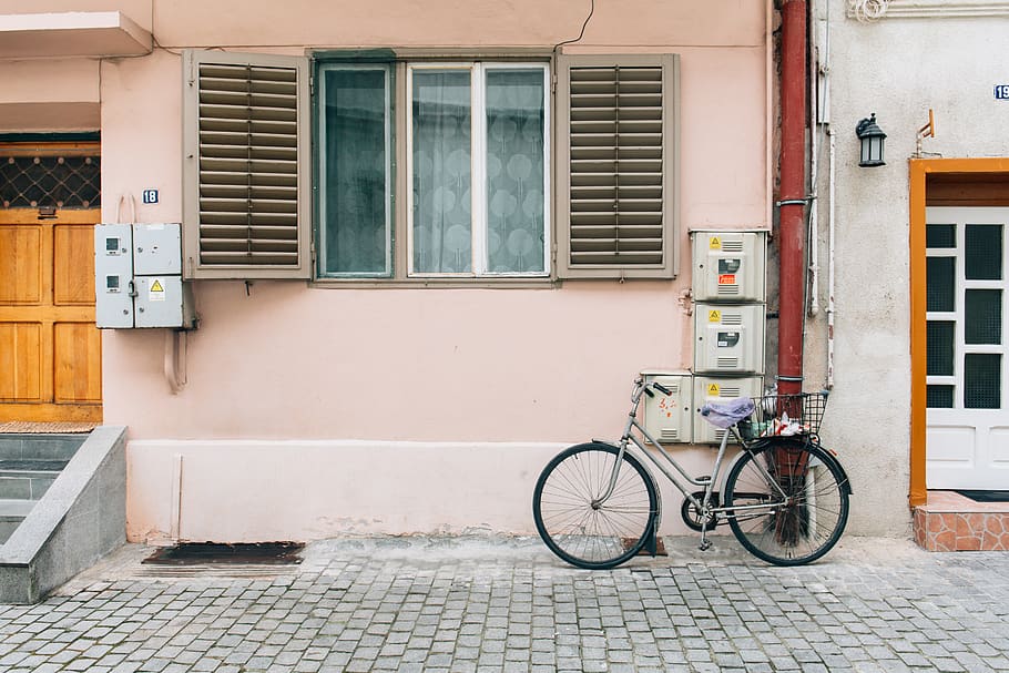 romania, sibiu, window, urban, wall, bike basket, bicycle, door, HD wallpaper