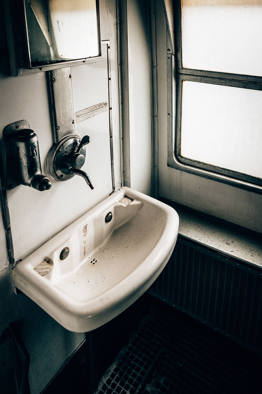 italy, trieste, old, train, interior, bathroom, indoors, sink, HD wallpaper