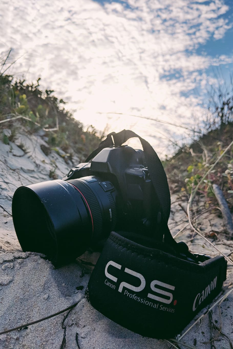 Black Camera , camera lens, sand, nature, day, tree, technology HD wallpaper