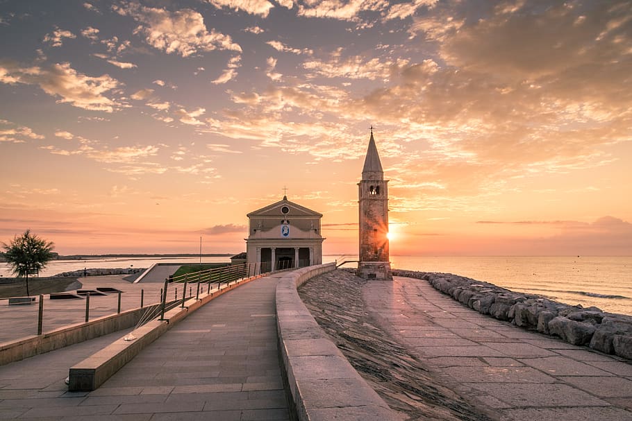 white building beside tower during sunset, architecture, built structure HD wallpaper