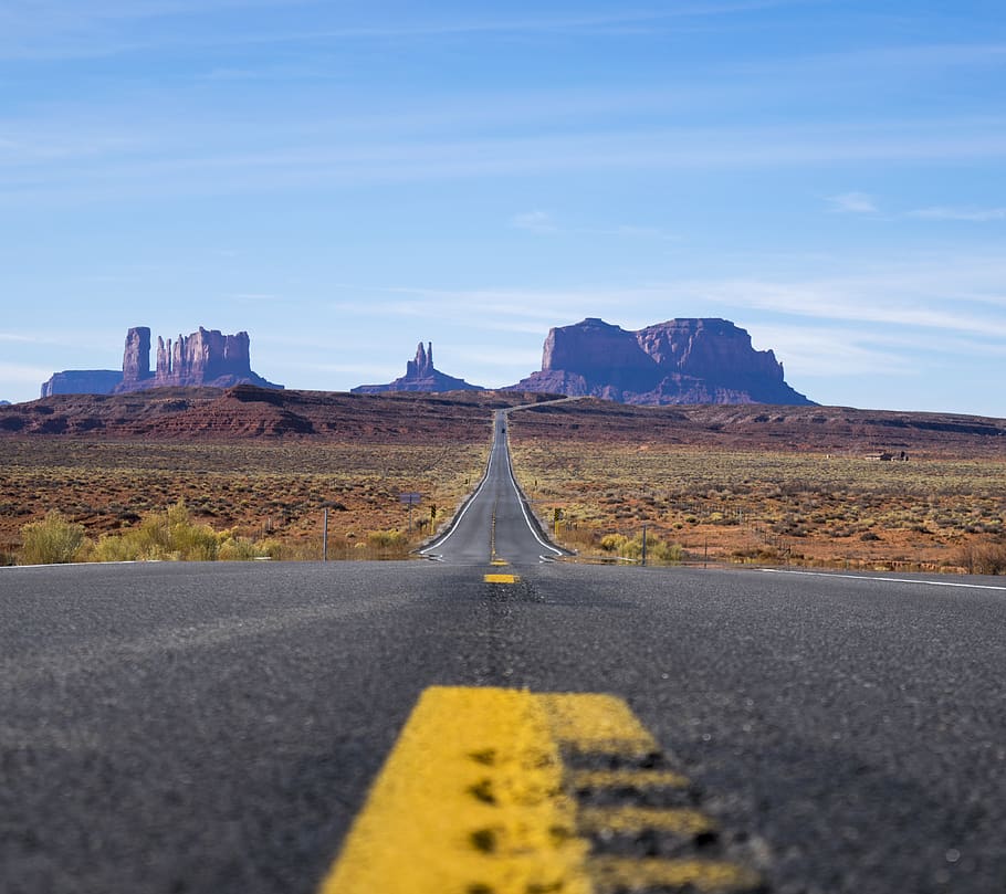 Focus Photo of Roadway Going Towards Mountains, asphalt, blue HD wallpaper