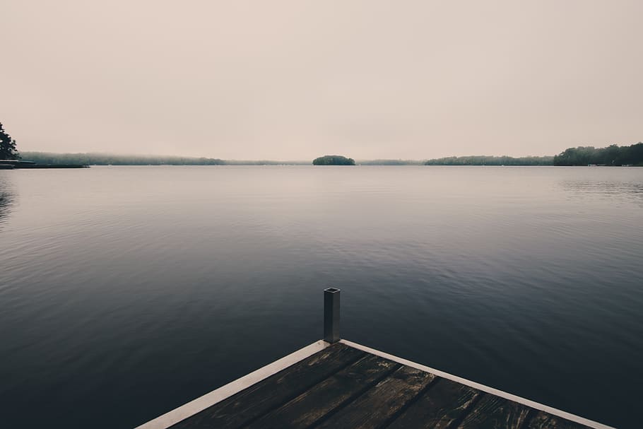 board, post, tree, horizon, island, fog, calm, water, vacation HD wallpaper