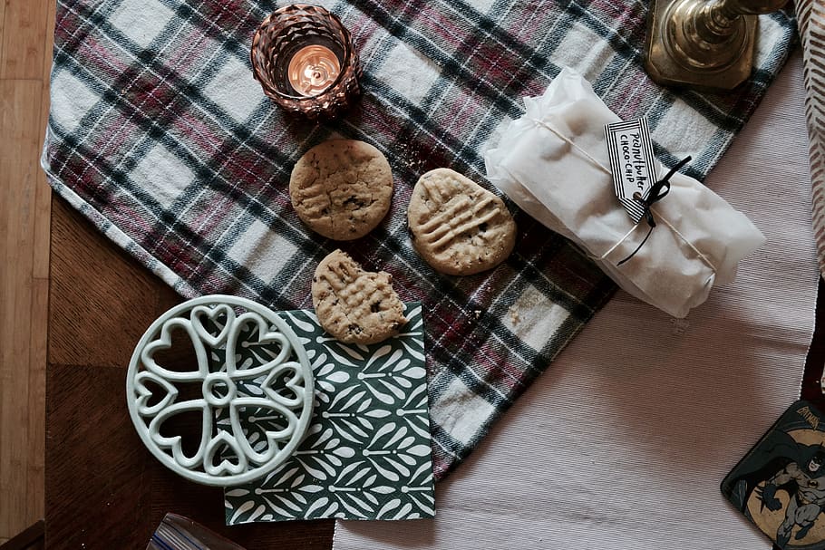 Cookies on a Plaid Mat, bake, baked goods, baking, candle, crumbs HD wallpaper