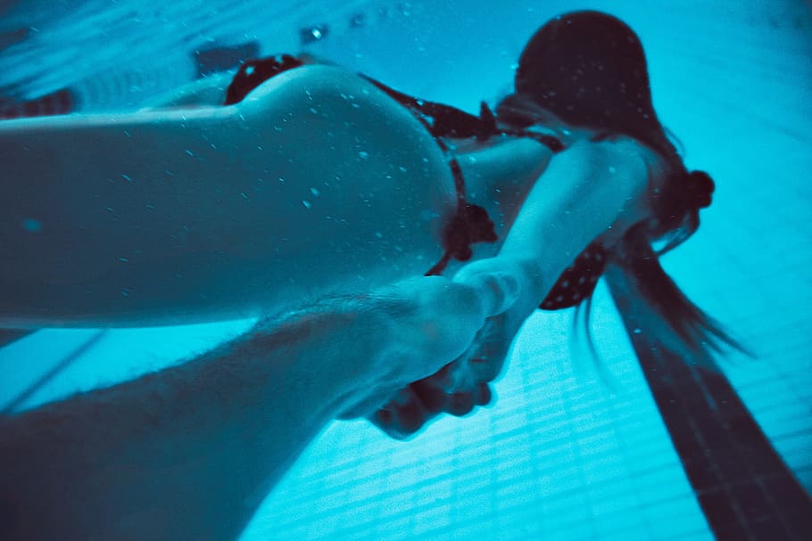 lover, partner, under, underwater, swim, swimming, girl, human HD wallpaper