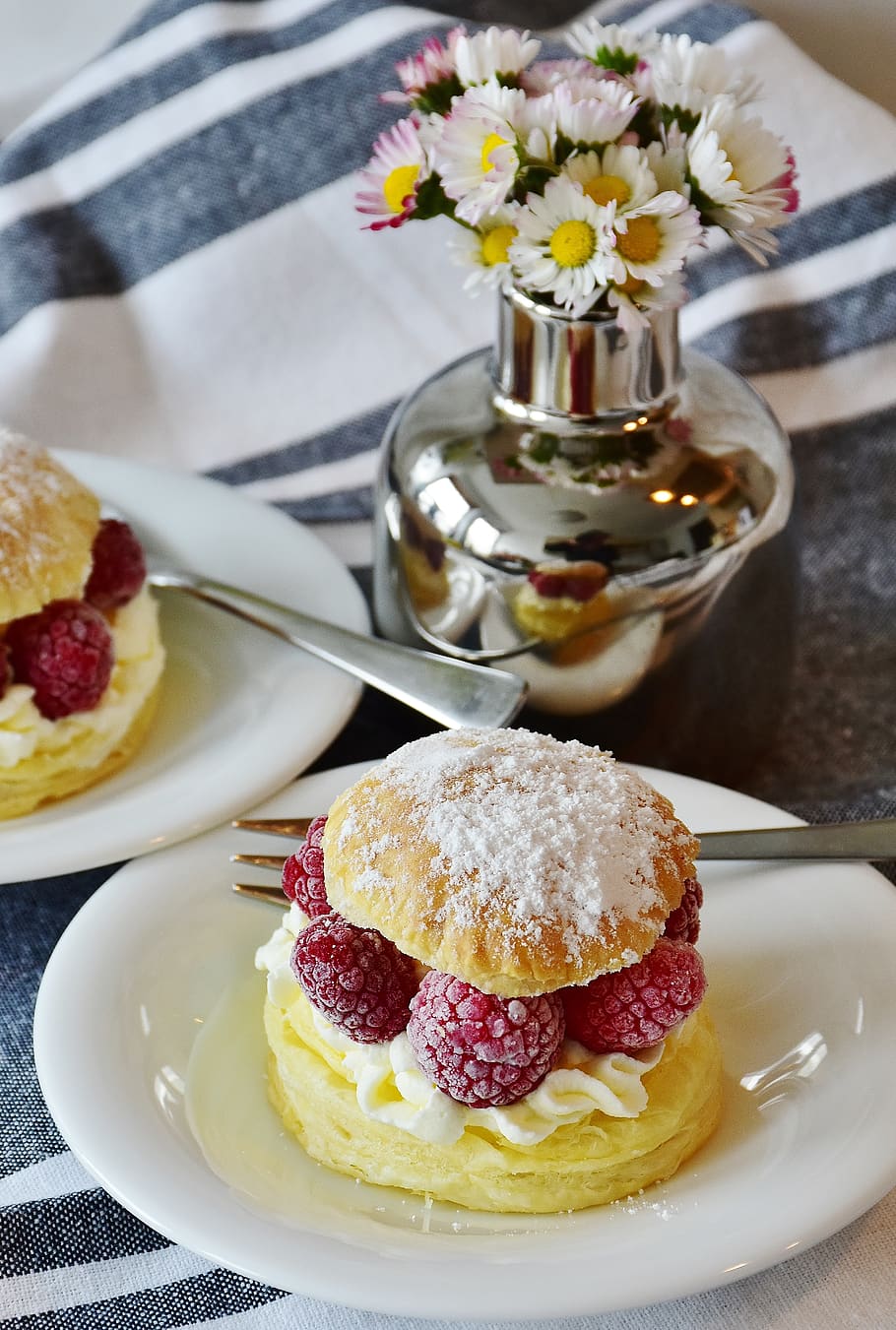 Raspberry Dessert, baked, cream, flowers, fork, indulgence, pastry HD wallpaper