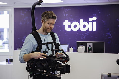 man carrying camera, person, human, electronics, video camera HD wallpaper