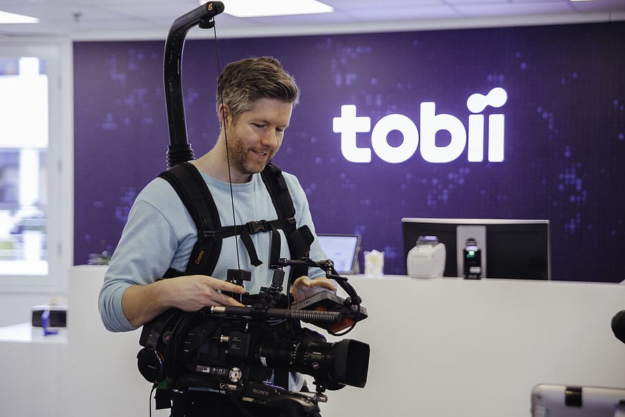 man carrying camera, person, human, electronics, video camera HD wallpaper