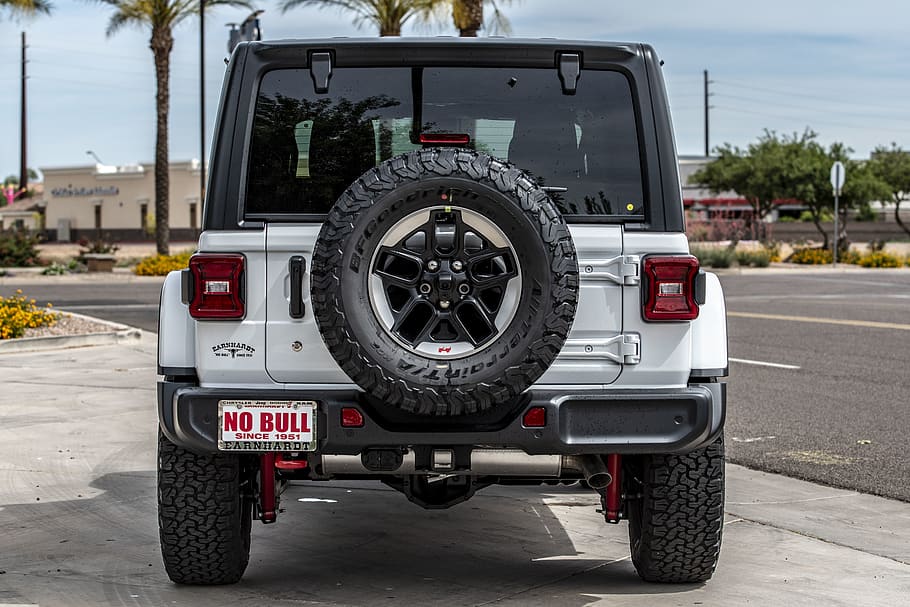 Back View Photo of a Parked White Jeep Wrangler Rubicon, automotive, HD wallpaper