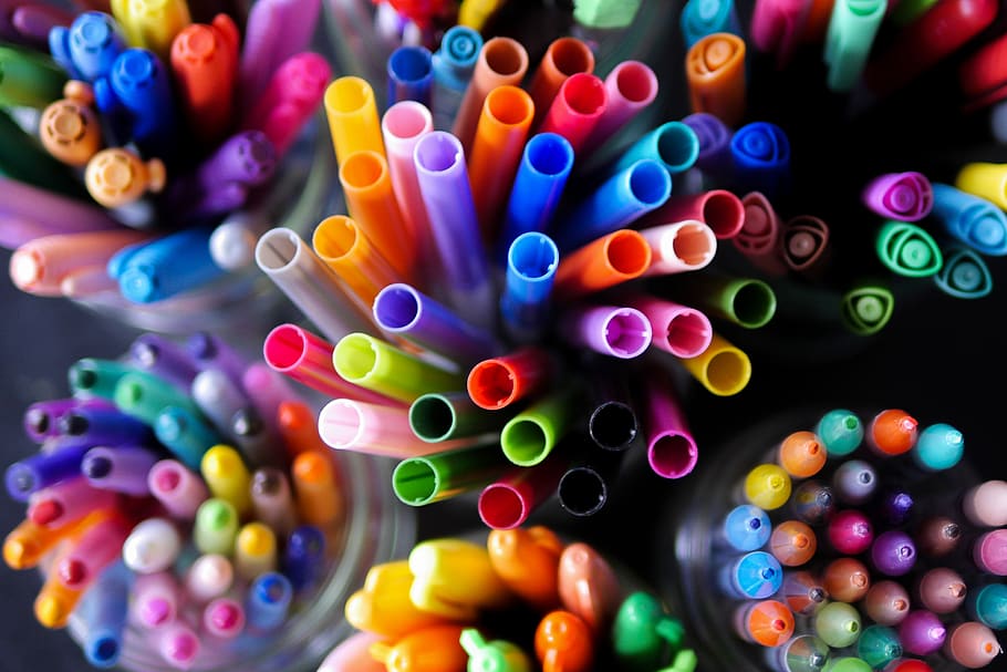 assorted-color straw lot, multi colored, large group of objects HD wallpaper