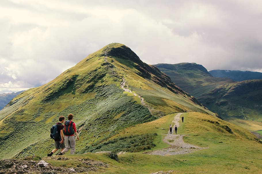 People Standing on Top of Mountain, cliff, clouds, countryside HD wallpaper