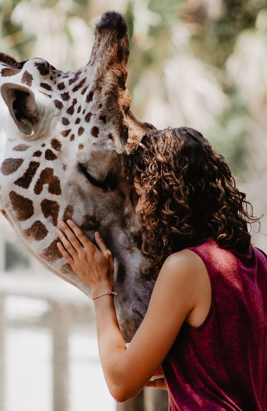 Dating Woman Giraffe