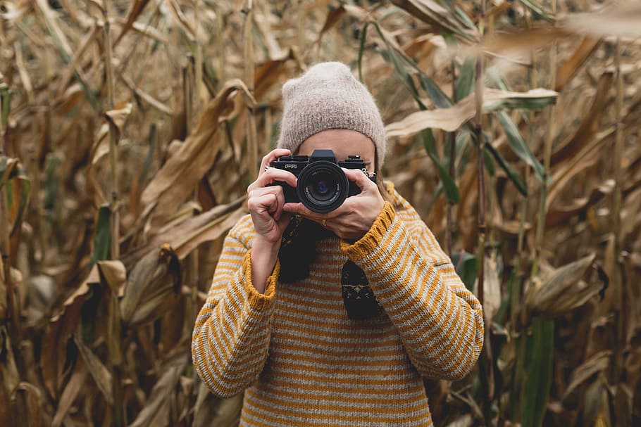 Autumn Photographer Taking Picture Photo, Fashion, Camera, Fall HD wallpaper