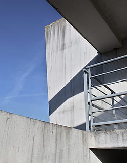 gray concrete building, banister, handrail, railing, staircase HD wallpaper