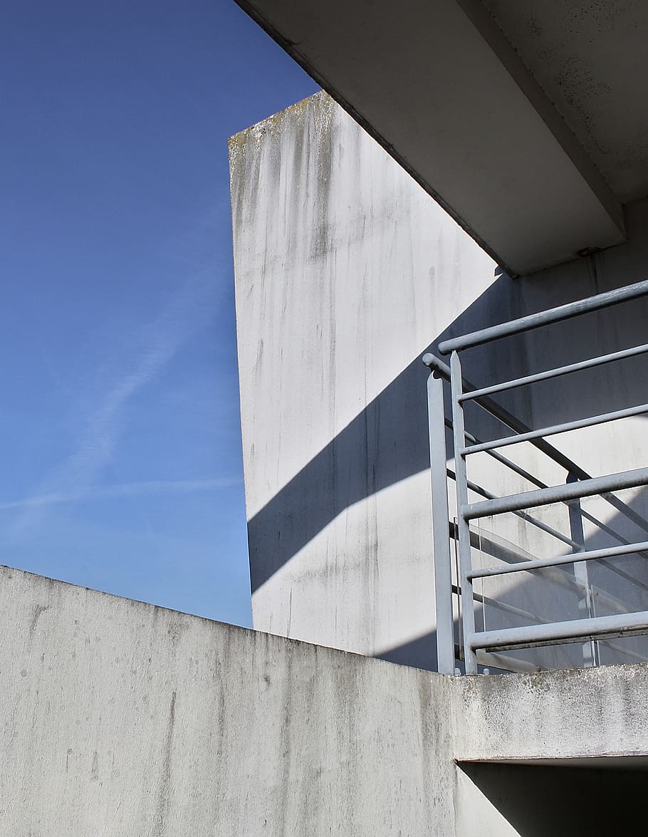 gray concrete building, banister, handrail, railing, staircase HD wallpaper